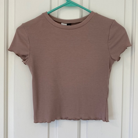 Divided H&M Cap Sleeve Ribbed Knit Crop Top Tee Round Neck Curly Lettuce Trim - Picture 3 of 8